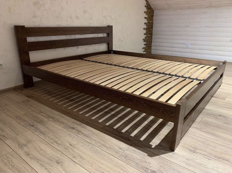 Якісне деревяне ліжко!