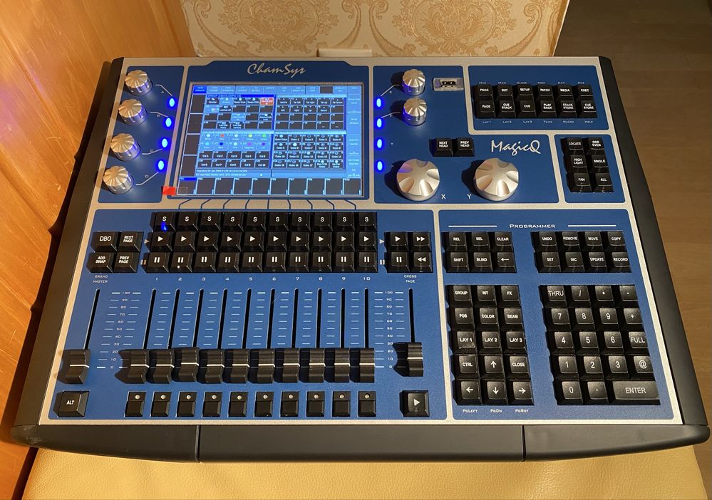 Chamsys MagicQ MQ60 пульт управления светом