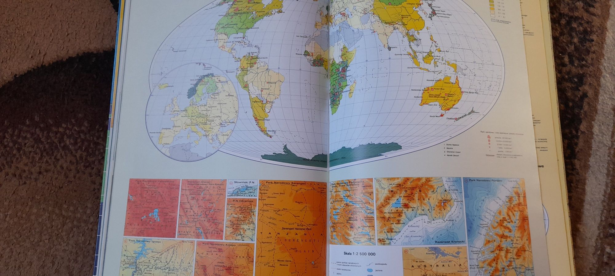 Świat. Atlas Geograficzny z częścią encyklopedyczną