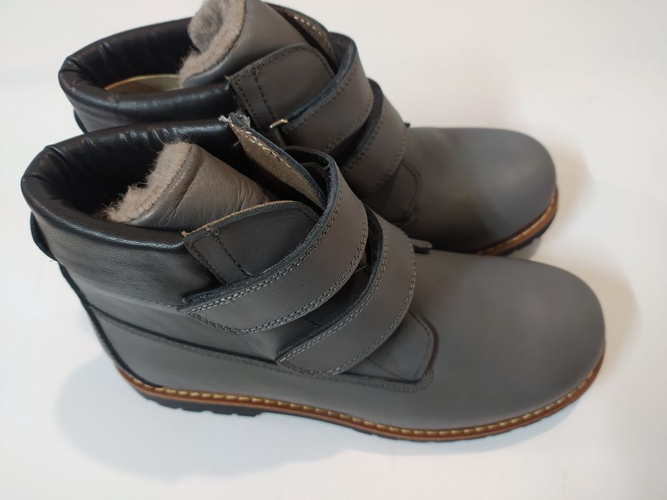 Продам нові зимові ботінки розмір 38