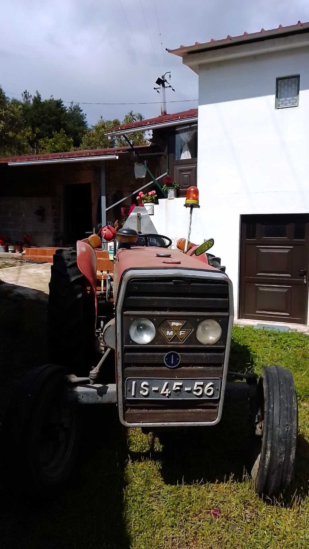 MASSEY FERGUSON 240 com alfaias