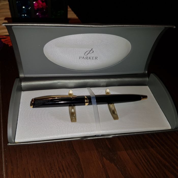 Parker Inflection ouro e laca preta