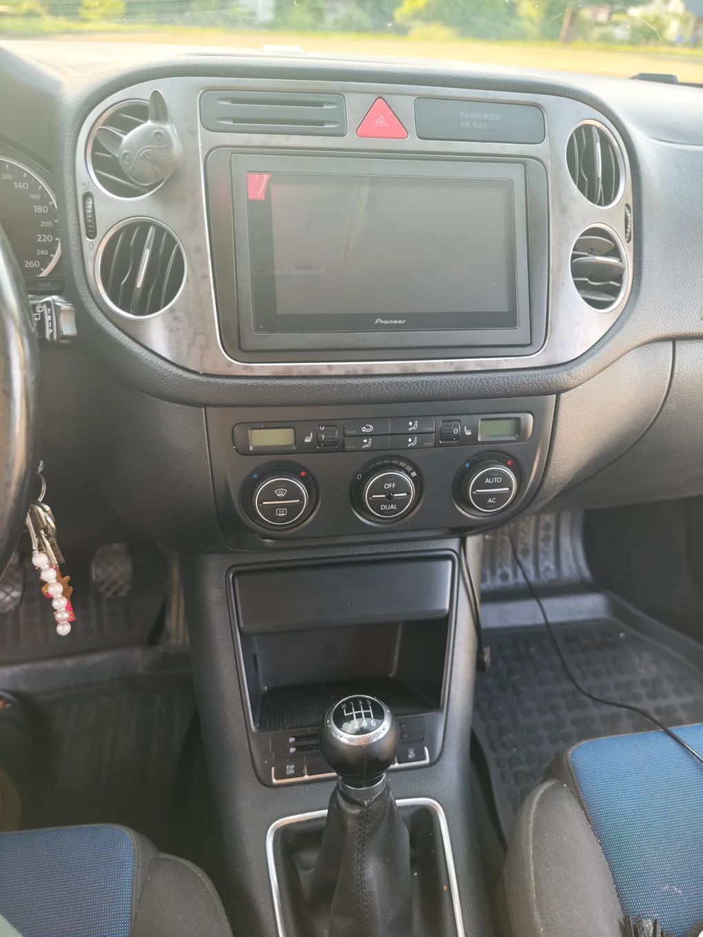 Volkswagen Tiguan Volkswagen Tiguan