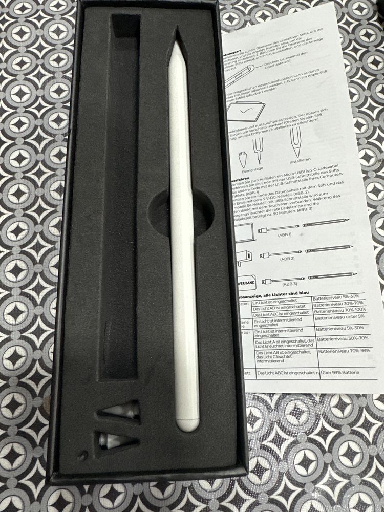 Capa magnetic com teclado Ipad 10th geration 2020, e caneta iStore