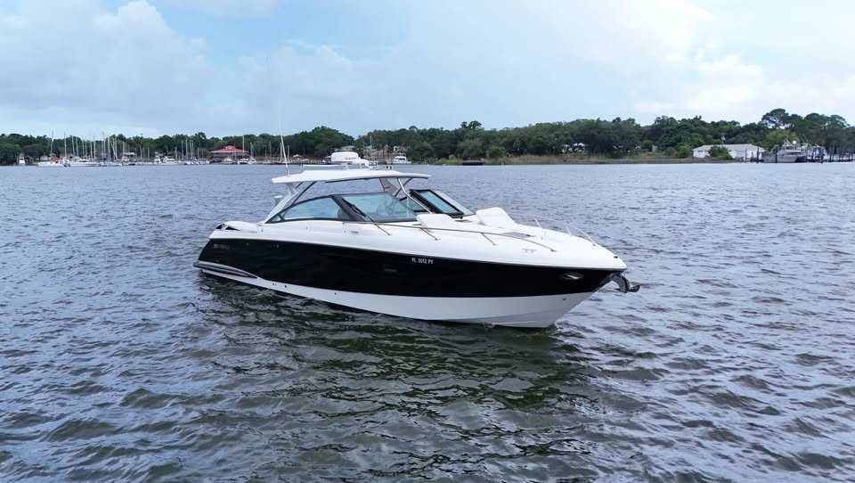 Jacht motorówka Cobalt A40 15r. Volvo Penta Diesel joystick luksusowy