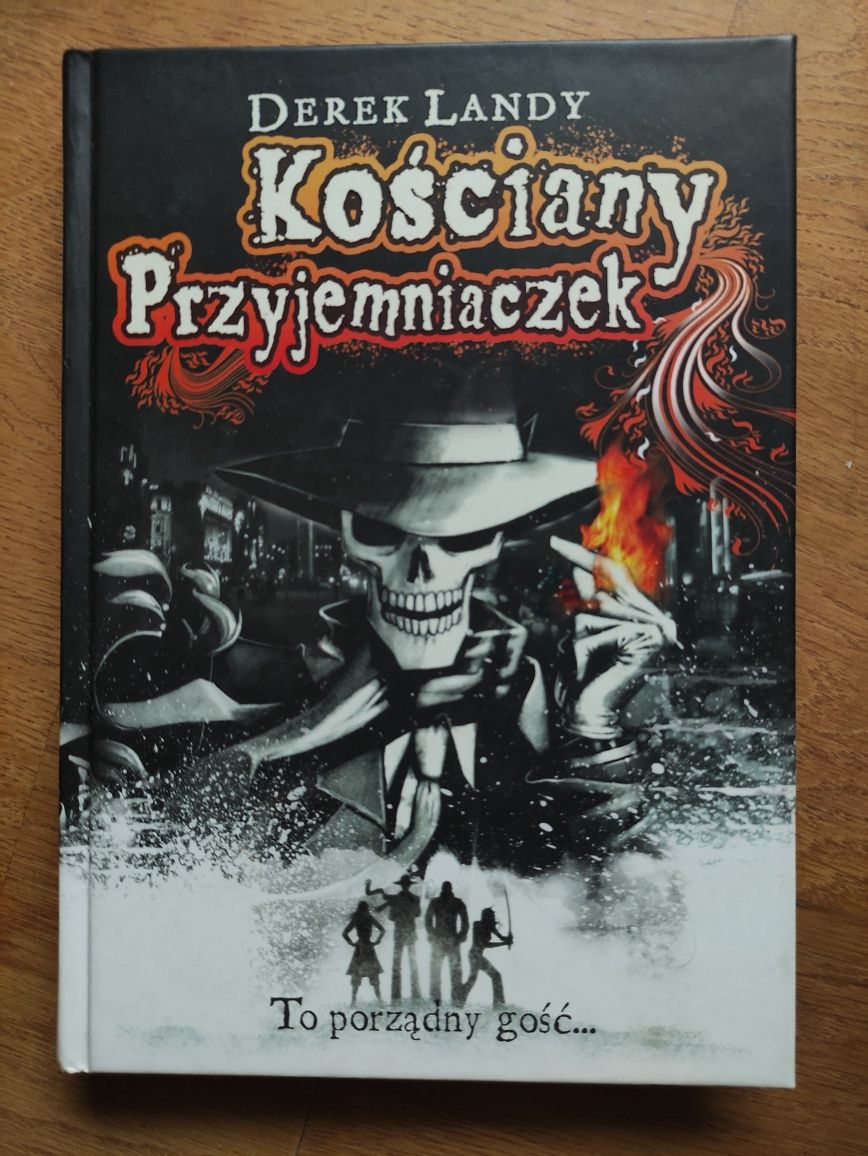 Kościany przyjemniaczek, Derek Landy