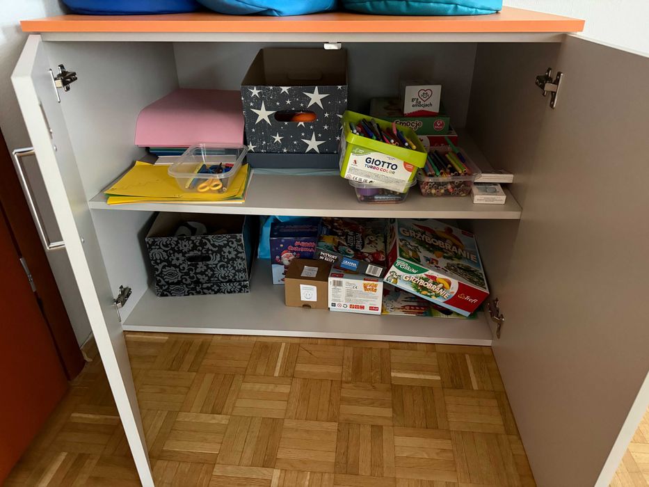 lada recepcyjna + 2 pomocniki i szafka