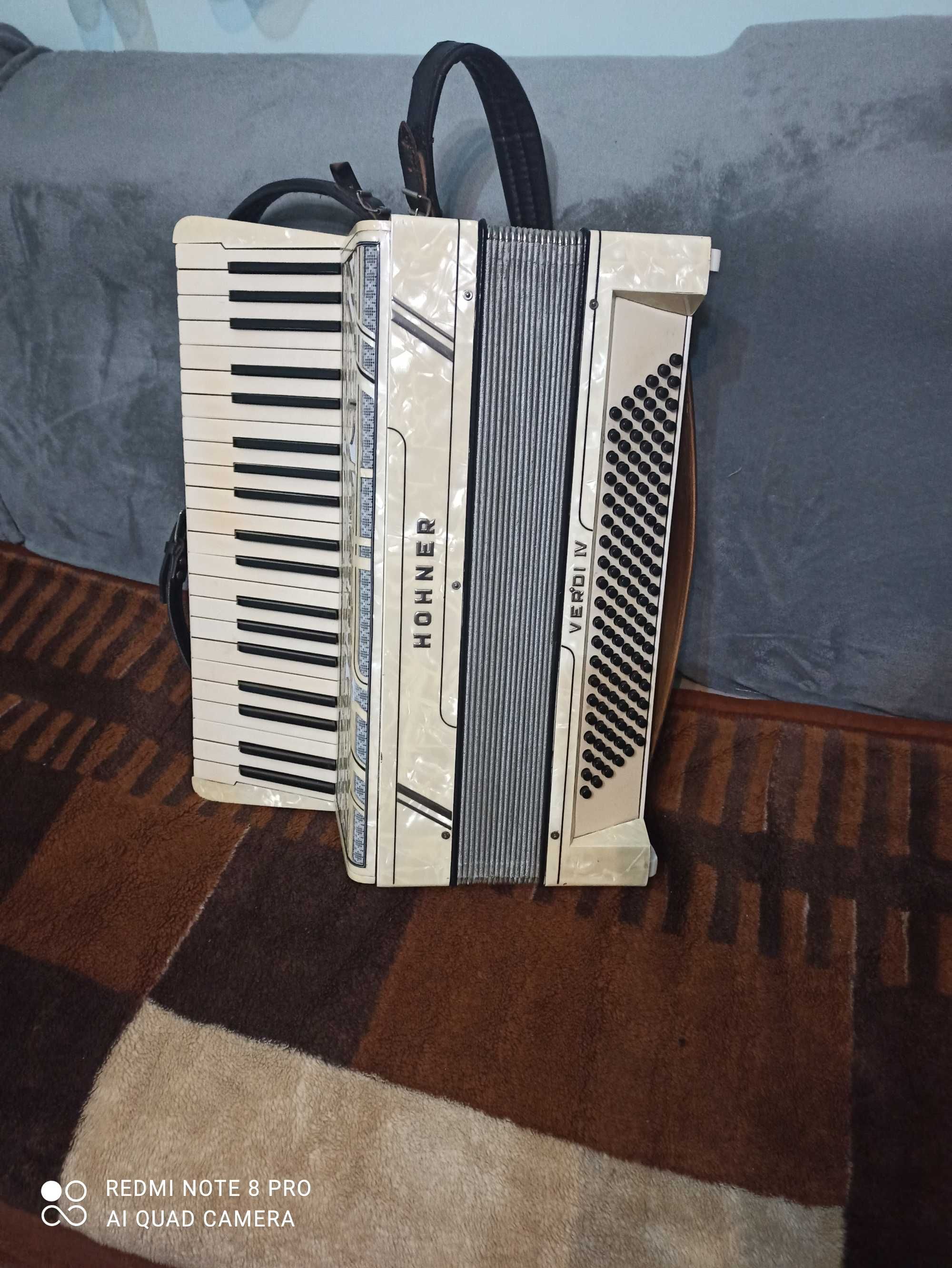 Akordeon hohner 120 bas 4 chóry