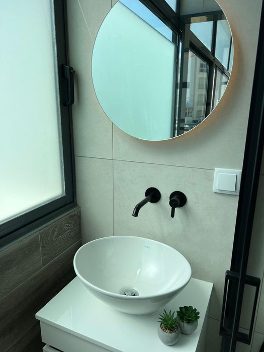 Espelho LED Redondo para WC — Retroiluminado, 60cm