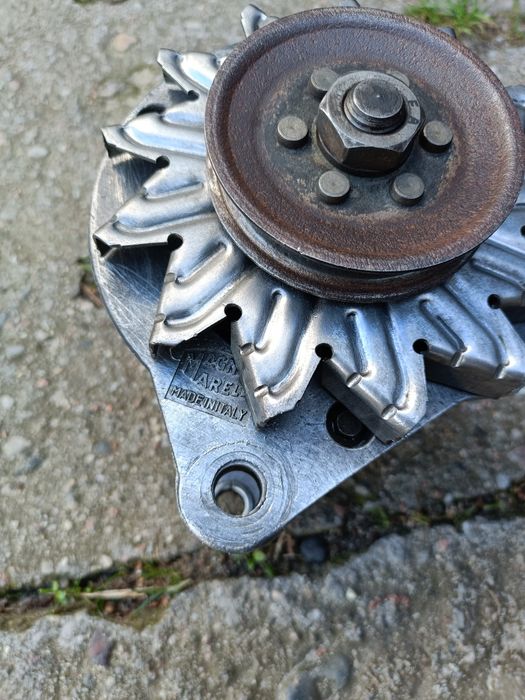 Alternator do Ursus C 360 3P, Iveco 14V  45A Magneti Marelli.