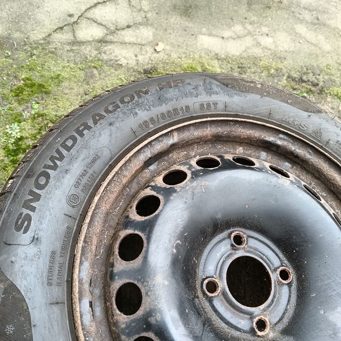 Sprzedam opony zimowe 195/60 R15