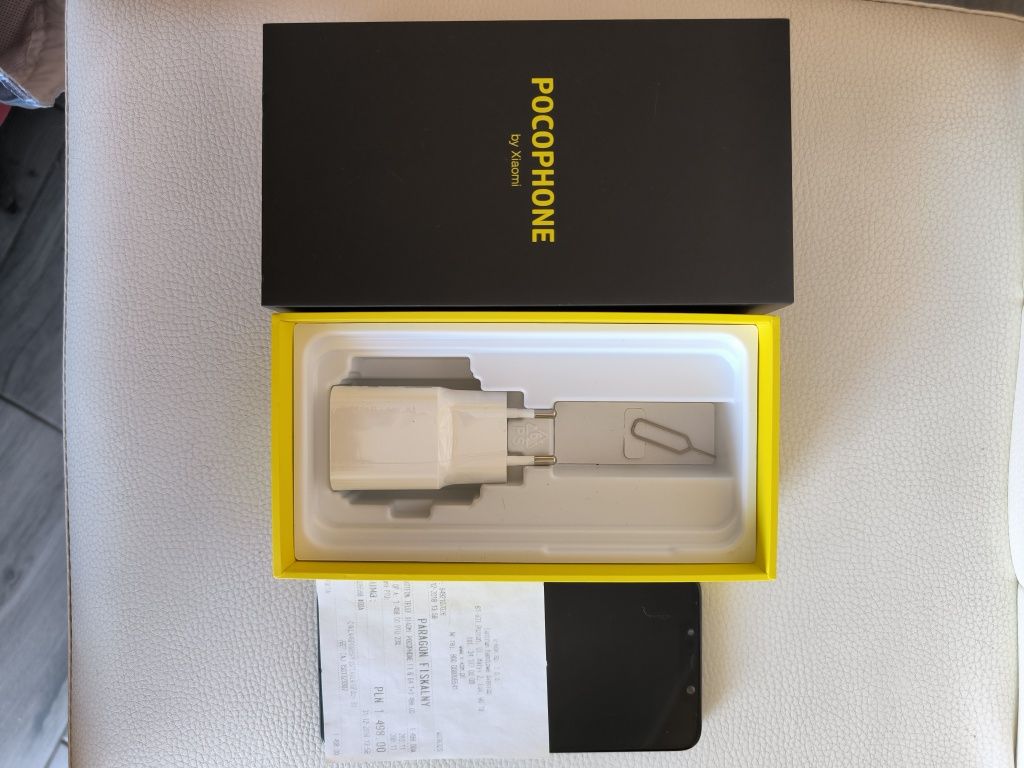 Pocophone f1 6/64 dual sim