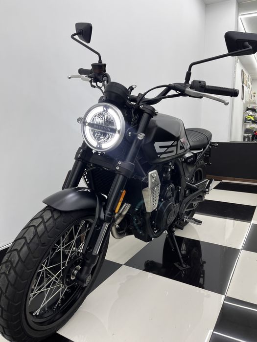 Brixton crossfire 500 X svartpilen cb cafe racer scrambler Gwarancja