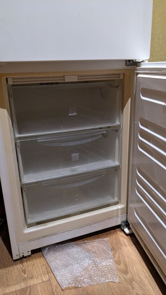 Холодильник либхер не рабочий