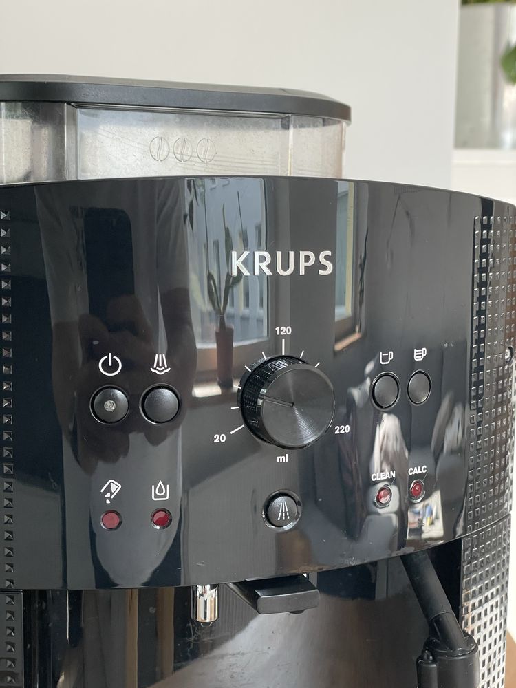 Automatyczny Ekspres do kawy cisnieniowy KRUPS ea81