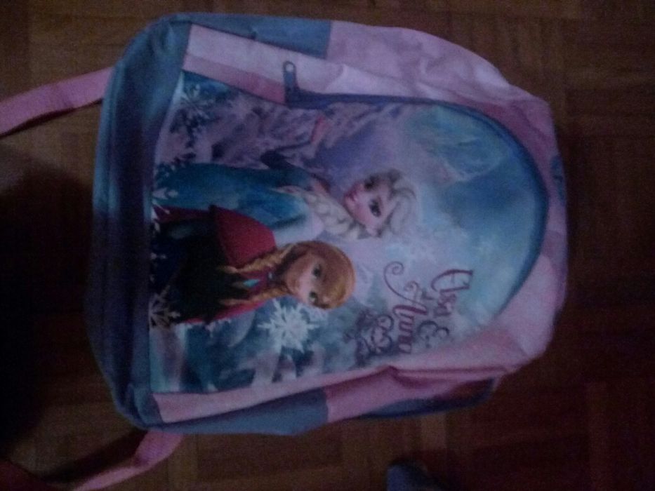 Vendo mochila e lancheira frozen