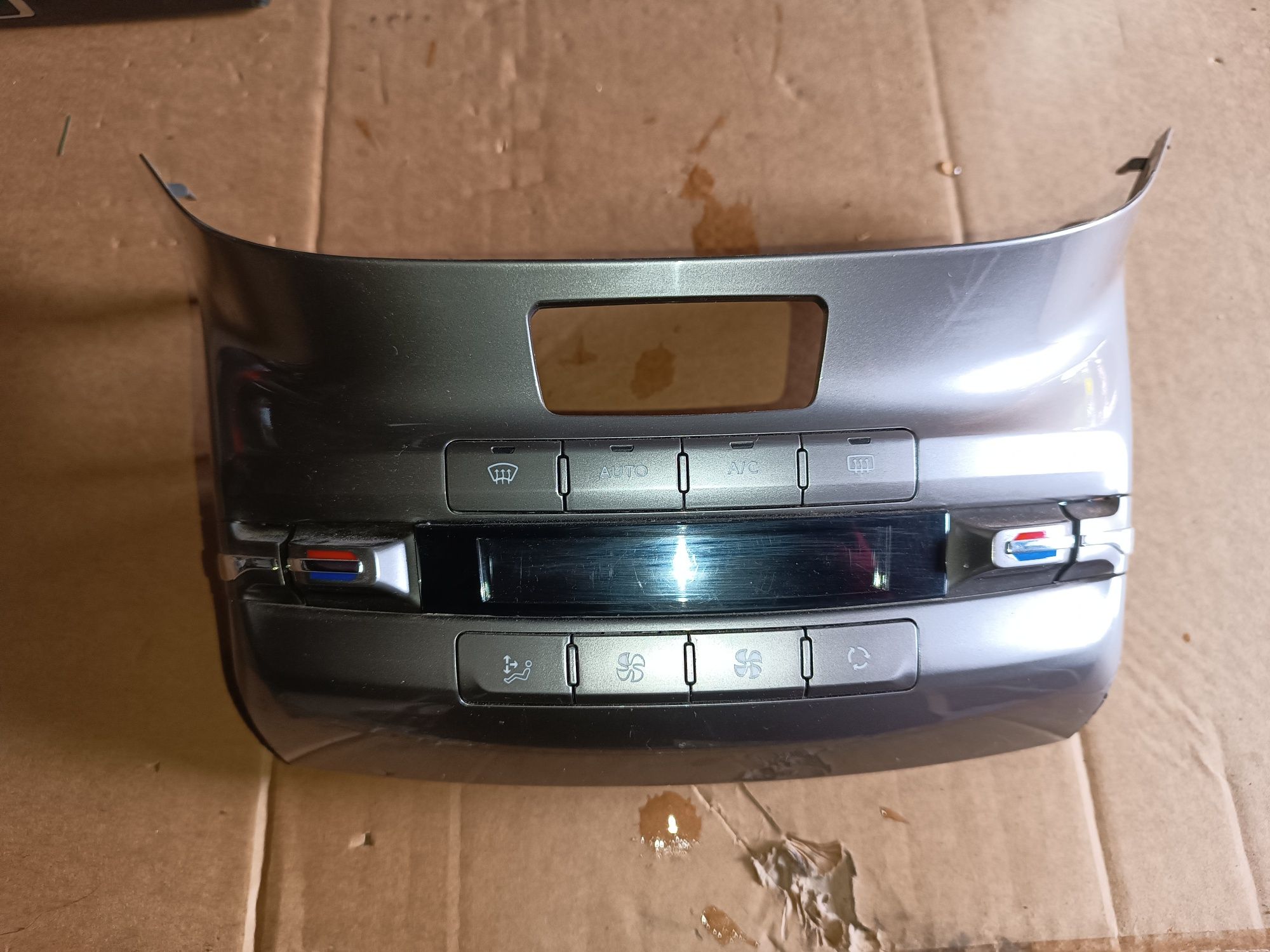 Peugeot 208 I GTi XY - Panel nawiewu klimatyzacji Srebrny 96.722.471EY