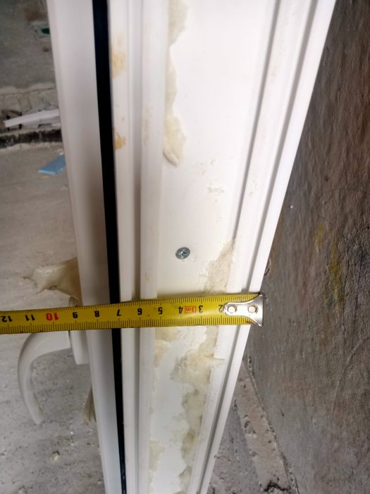 Дверь металопластикова