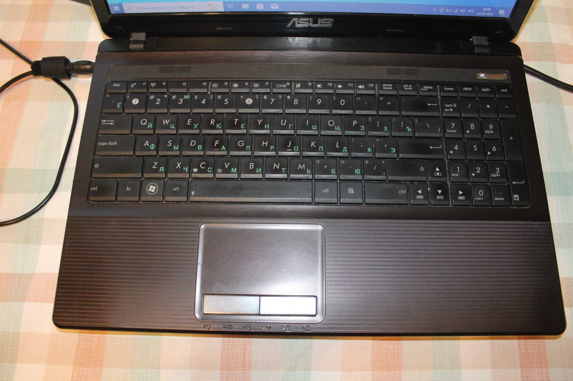 Ноутбук Asus K53Z AMD E2-3000M, SSD+HDD, 6 Гб ОЗУ, Radeon HD 6380G