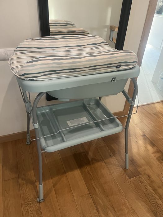 Fraldario e banheira Chicco