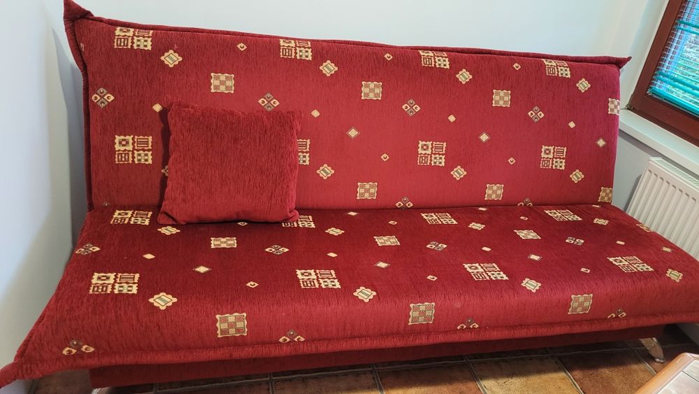 Kanapa/ wersalka z pojemnikiem na pościel