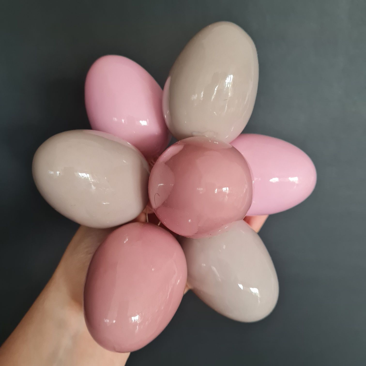 Duka Zara Home&You pisanki jajka zawieszki 7 sztuk różowe szare połysk