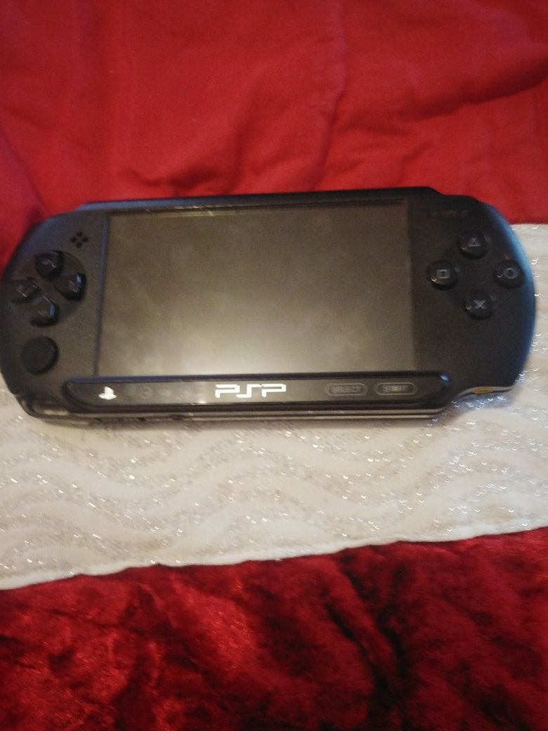 PSP  consola portátil com 2 jogos