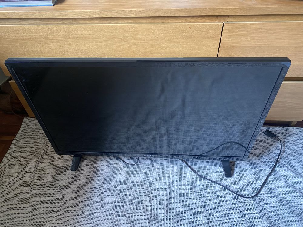 TV Toshiba 32” 32W1633DG + Chromecast (1ª geração)