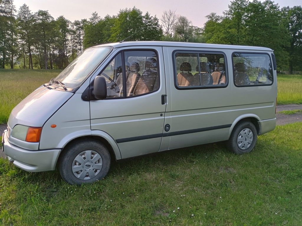 Ford Transit/Tourneo 9 osobowy