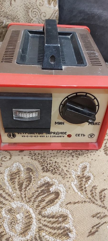 Продам  зарядное устройство