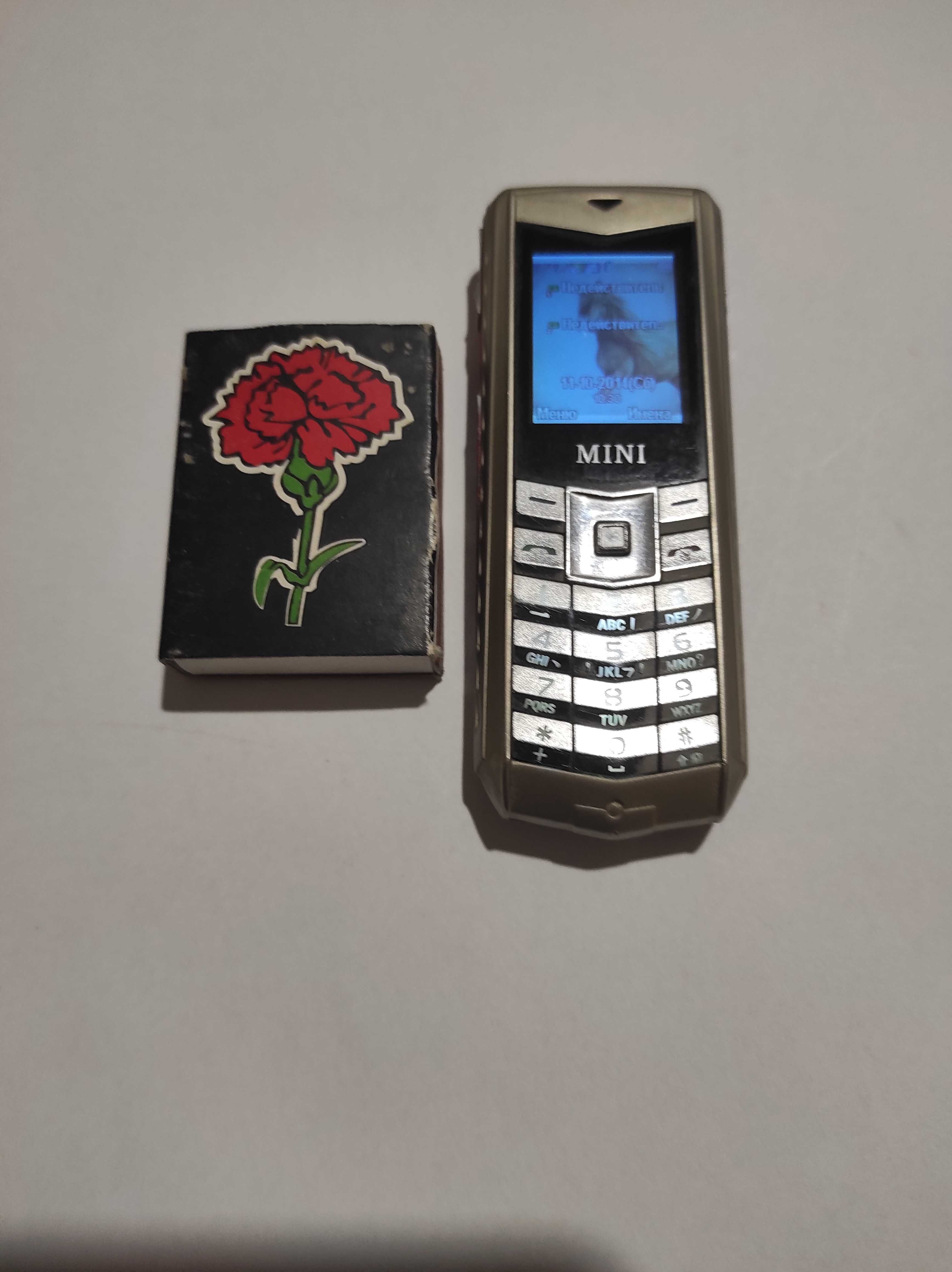 Мини телефон MINI 001 в стиле известного бренда Vertu на 2 сим-карты