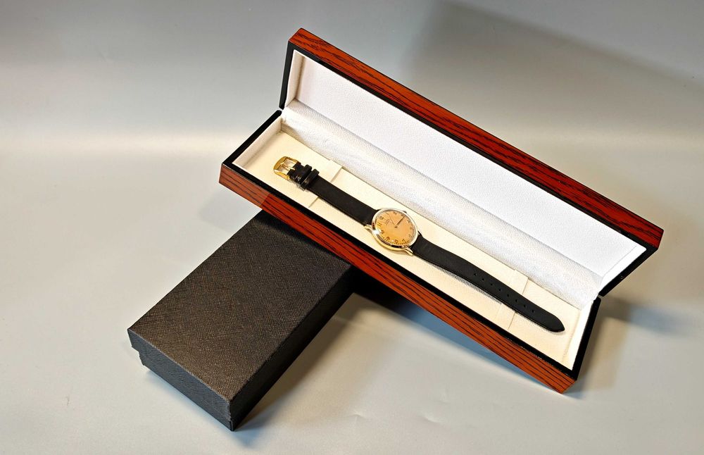 Złoty Zegarek Doxa Antimagnetique 585 14K Mechaniczny 39 mm Duża linia