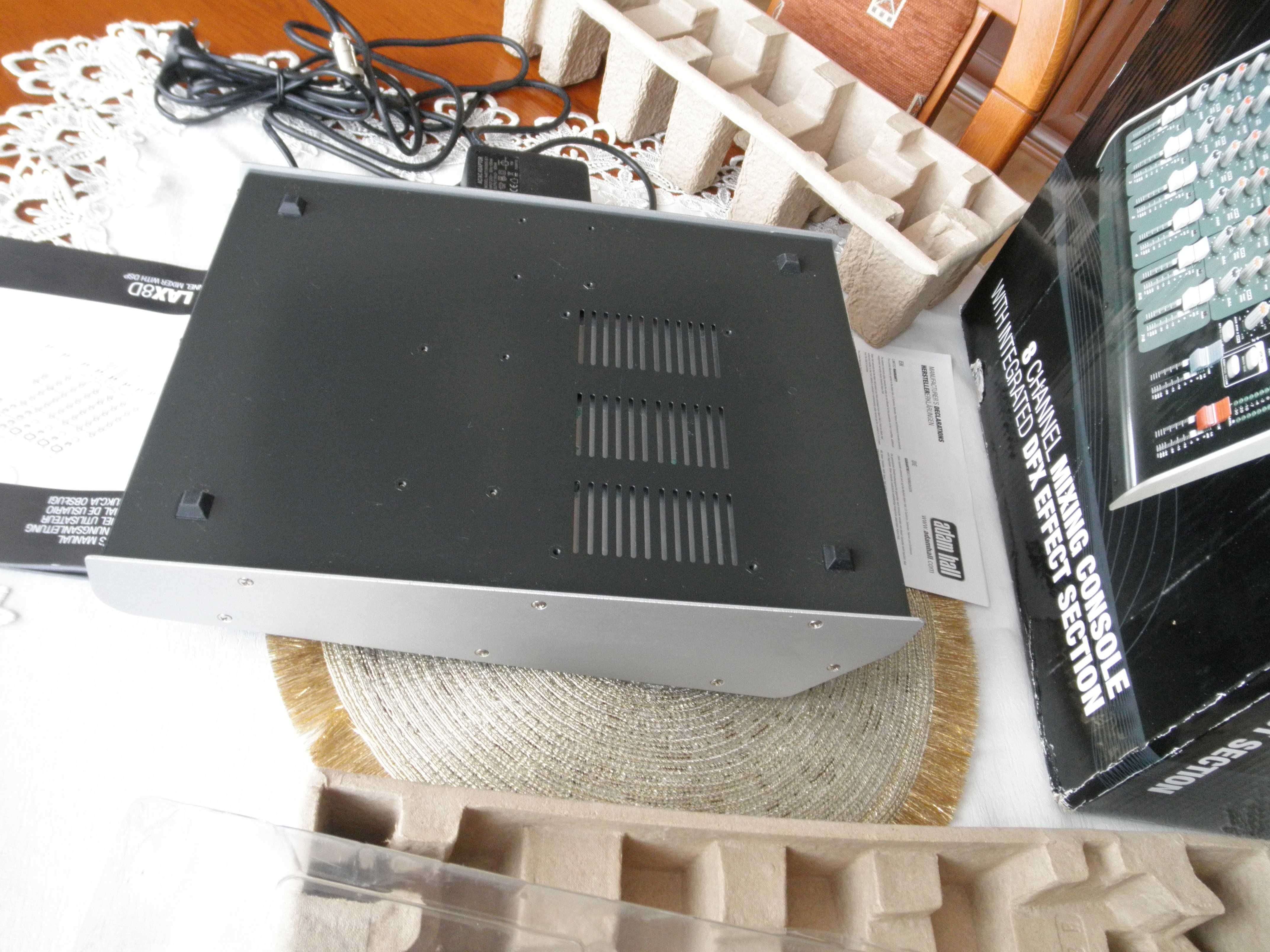 Mikser LD Systems LAX 8 D . Mixer estradowy z pogłosem .