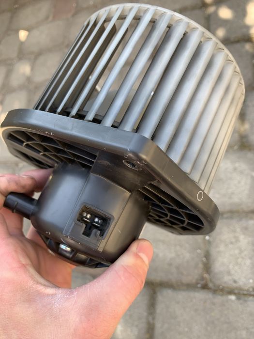 Вентилятор пічки Ланцер 10