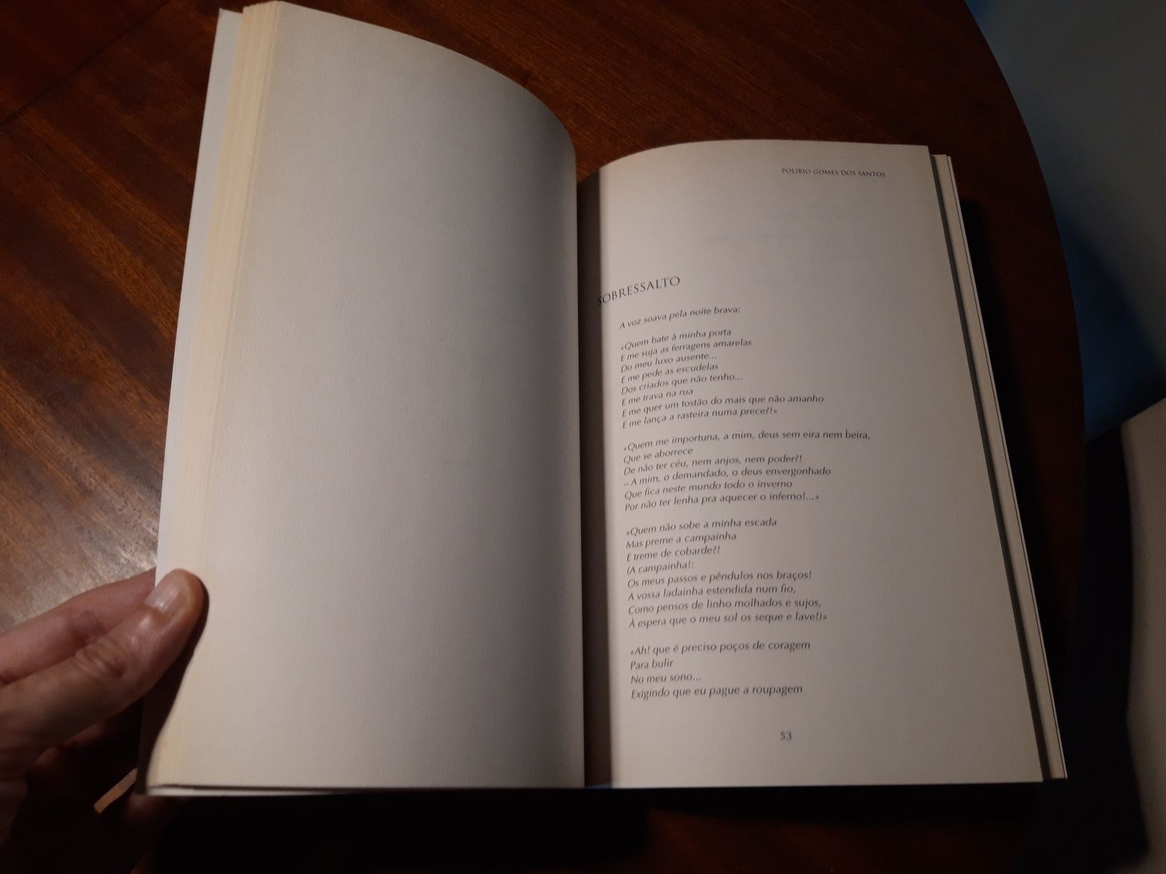 Livro "Poemas" de Políbio Gomes dos Santos