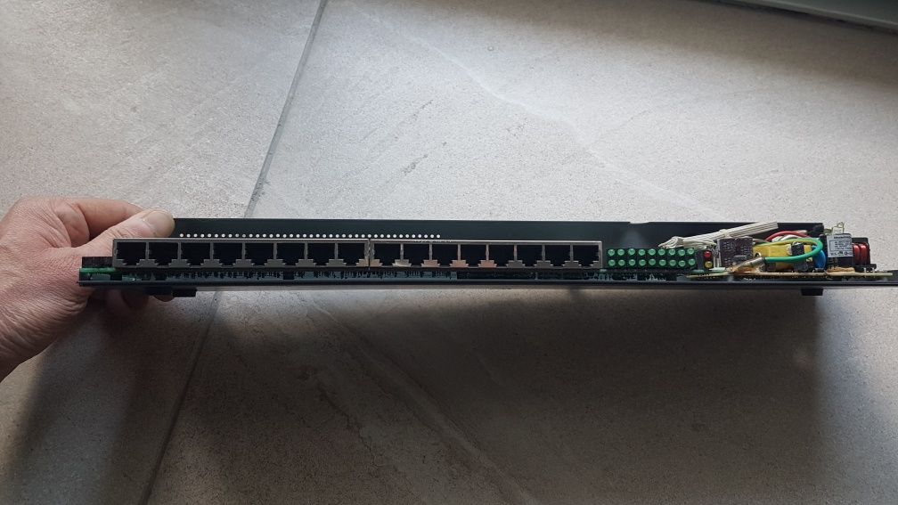 Ethernet hub (мережевий комутатор) Dynamode HT-816T