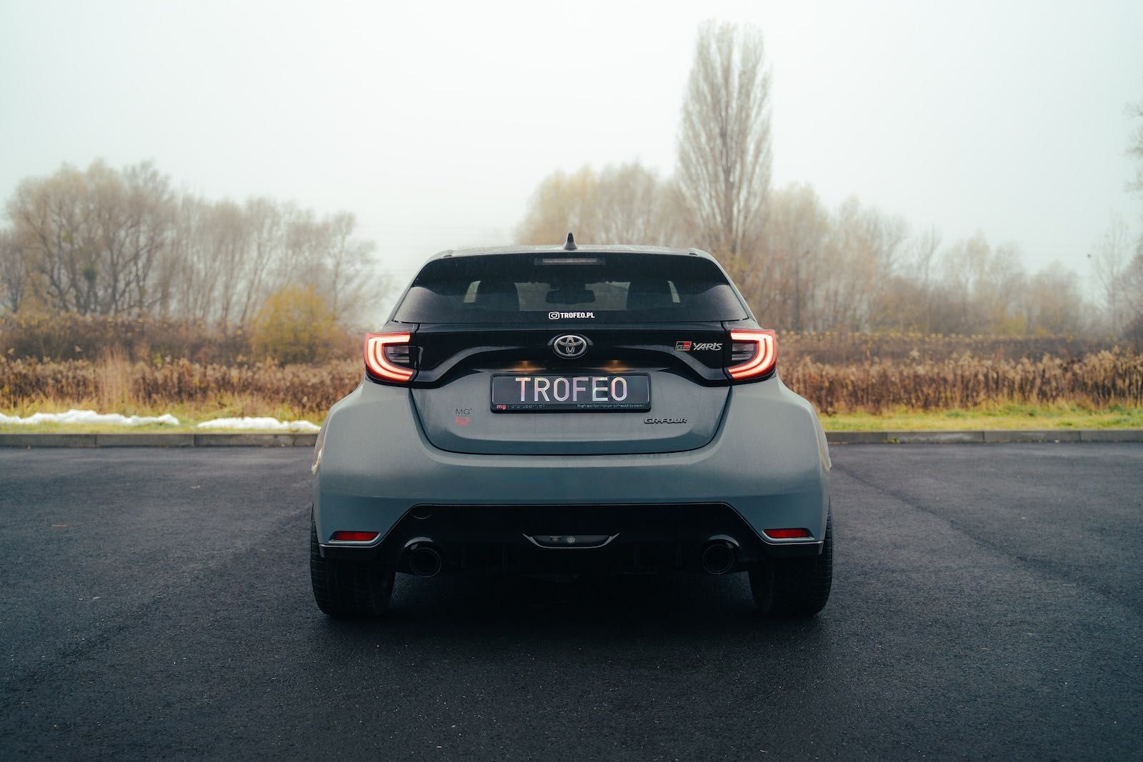 Wynajem Toyota GR Yaris Eventuri bez kaucji wypożyczalnia samochodów