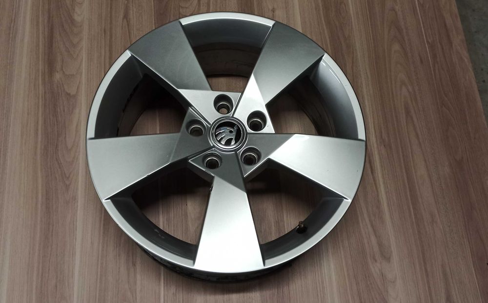 Felga Skoda Octavia III 5E0 7Jx17H2 ET49