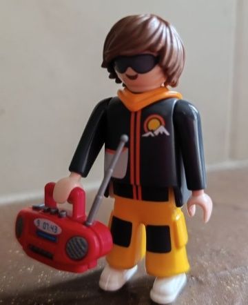 Playmobil figurka chłopca z radiem nowa