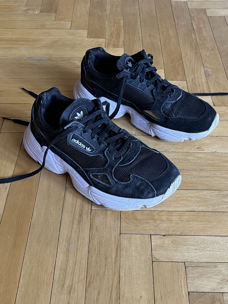 Кросовкі чорні 37 Adidas Falcon