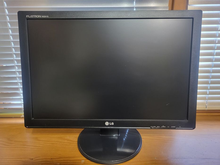 Монітор 22" LG W2241S