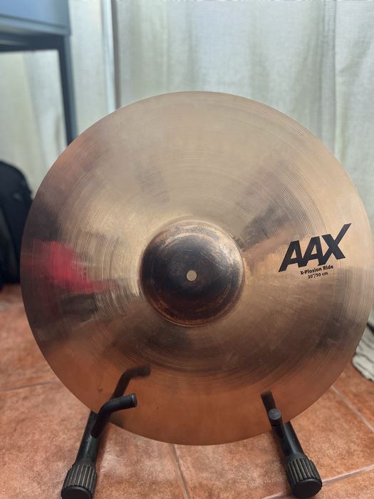 Prato Sabian AAX X-Plosion Ride 20” Excelente som!