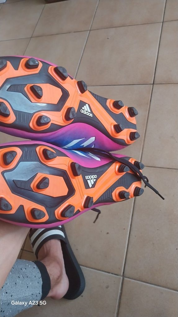 Chuteiras adidas novas usadas uma vez