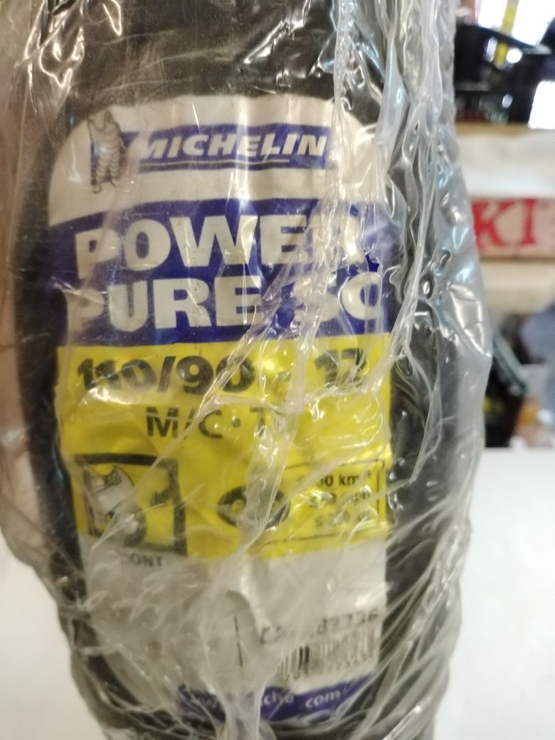 Vendo pneu novo com ve na foto nunca foi usado para Honda 250 c.c