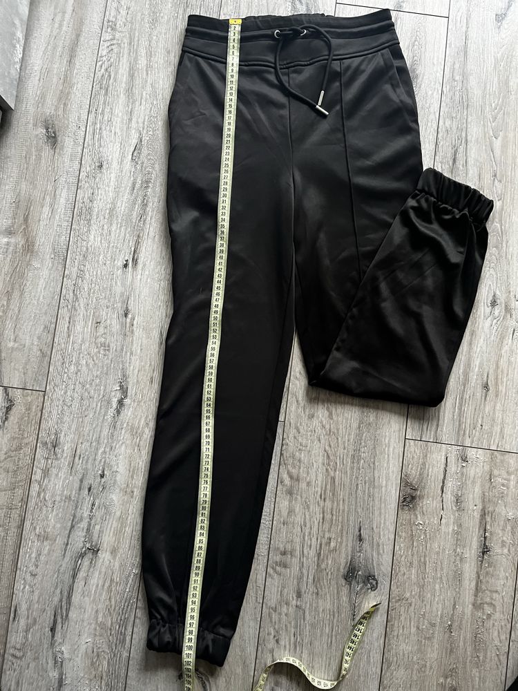 Slodnie dresowe guess dres xs czarne