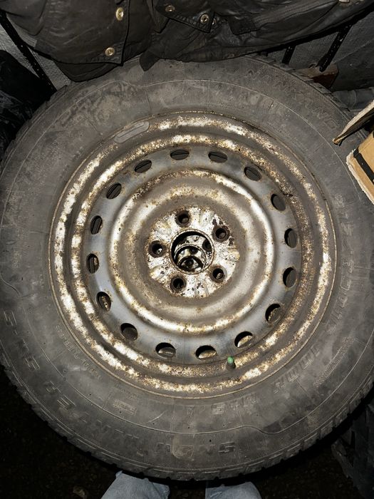 Продам зимние колеса в зборе. Стояли на киа спортейдж.