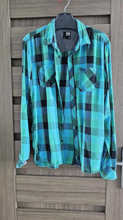 Koszula w kratę zielona.