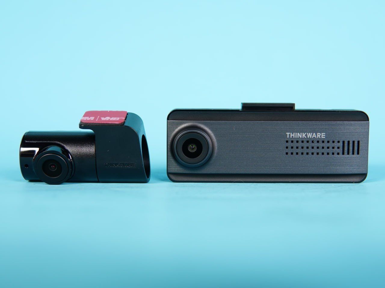 Видеорегистратор Thinkware Q200 с двумя камерами: 2K QHD и 1080p (с ра