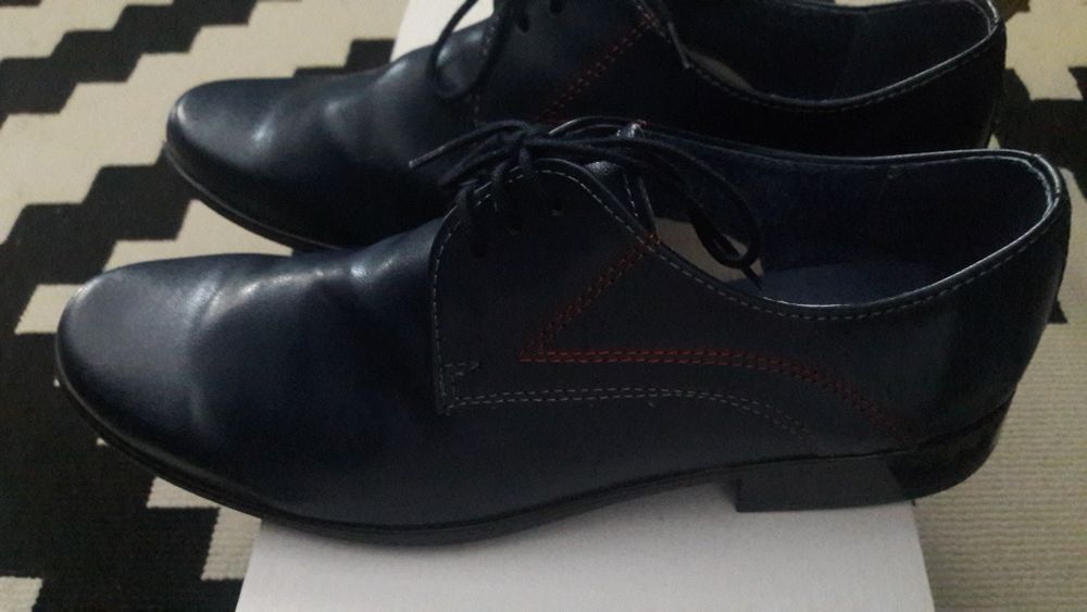 Buty męskie/chłopięce, skóra r. 37