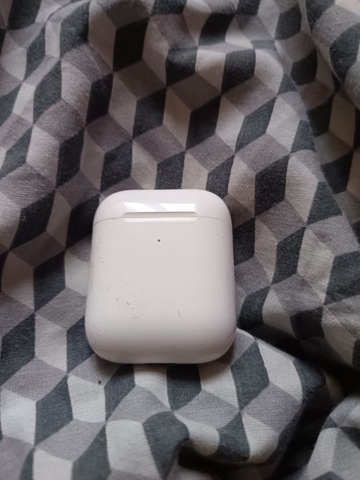 Airpods 2 не працюють